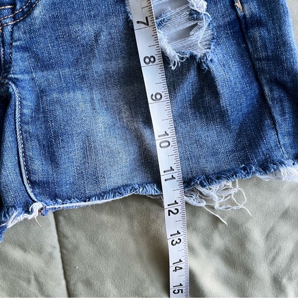 american eagle • ripped shorts - Picture 11 of 13